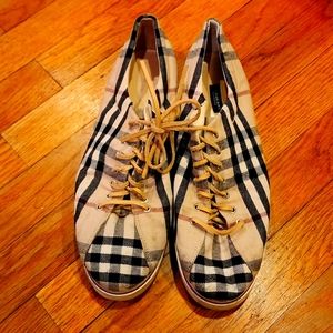 Men shoe 41 1/2 (8) Burberry London plaid canvas non smoking no box pre owned
